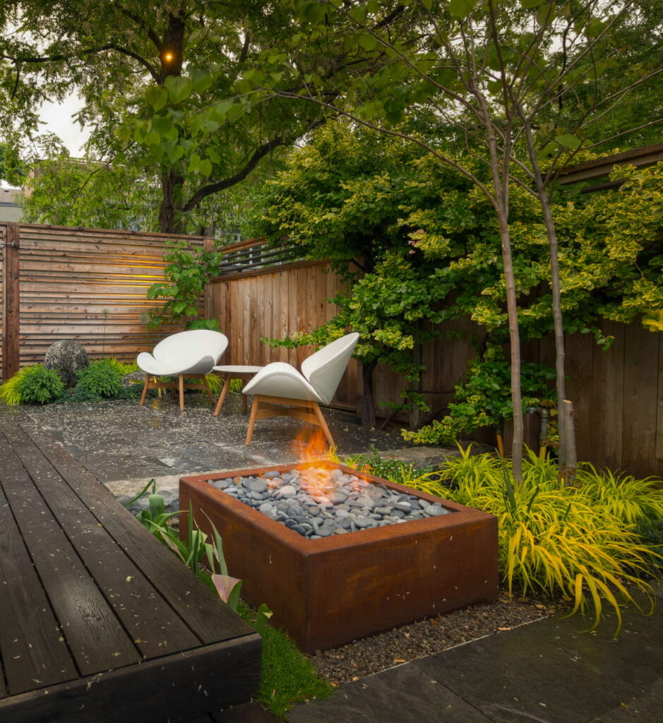Bento fire pit in Corten Steel (Natural Finish) | Fuel: Natural gas or Propane | Ignition: Electronic or Match-lit