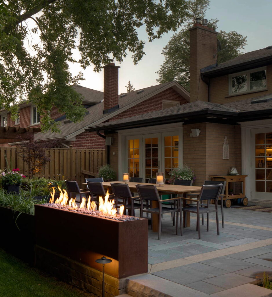 Komodo fire pit in Corten Steel (Natural Finish)| Fuel: Natural gas or Propane | Ignition: Electronic or Match-lit
