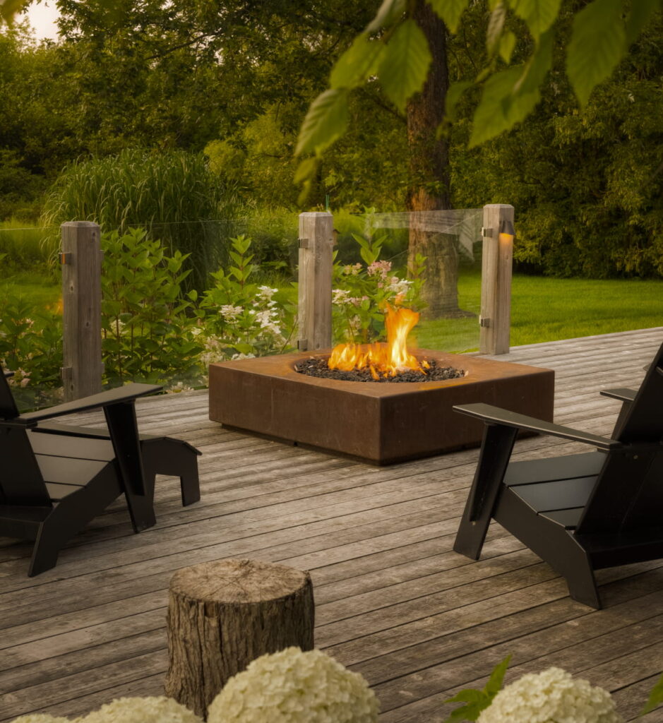 Caldera fire pit in Corten Steel | Fuel: Wood-burning or Natural gas or Propane | Ignition: Electronic or Match-lit
