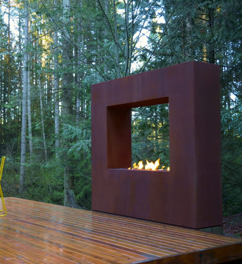 Kodo outdoor fireplace in Corten Steel with Bronze Powder-Coat | Fuel: Natural gas or Propane | Ignition: Electronic or Match-lit